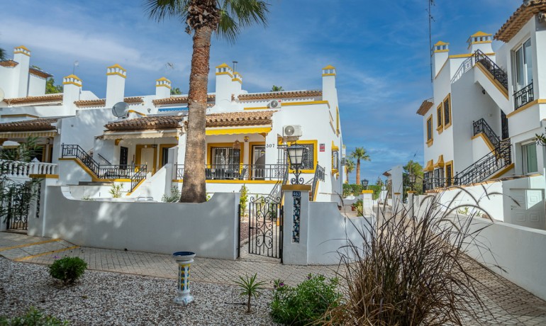 Sale - Villa -
Orihuela Costa* - Villa Martin