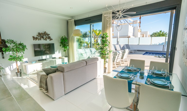 Venta - Villa -
Orihuela Costa - Lomas de Cabo Roig