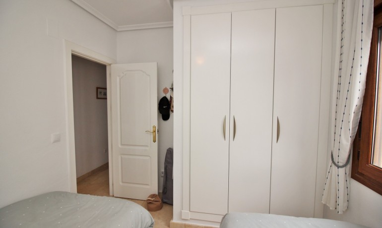 Venta - Apartamento / piso -
Villamartin - PAU 8