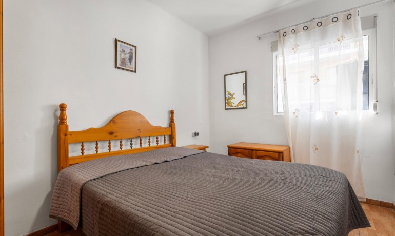 Venta - Apartamento / piso -
Torrevieja - Estacion de autobuses