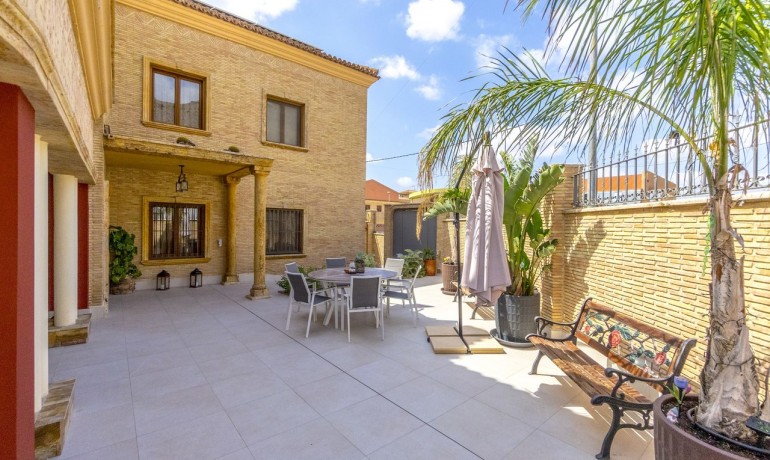 Venta - Villa -
Orihuela