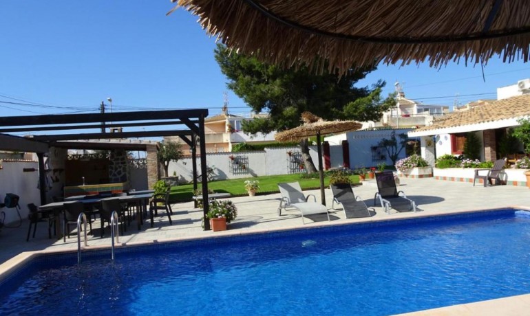 Herverkoop - Villa -
Orihuela Costa* - Cabo Roig