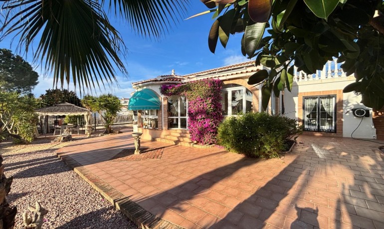 Venta - Villa -
Ciudad Quesada - CENTRO