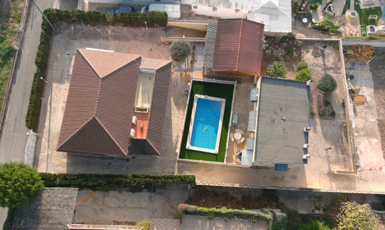 Sale - Villa -
Albatera