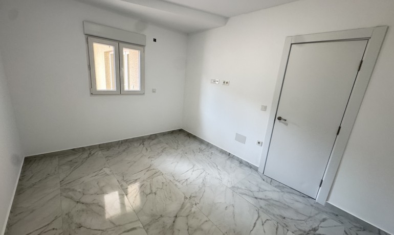 Sale - Apartment / Flat -
Torrevieja* - Torrevieja