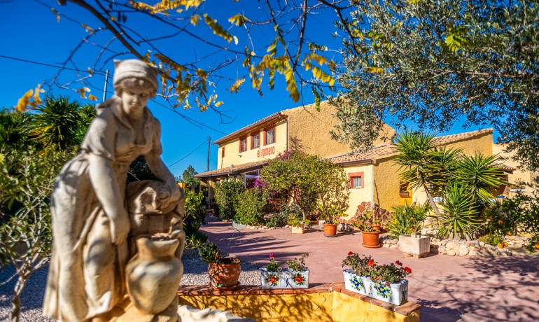 Herverkoop - Reclame -
Hondón de las Nieves