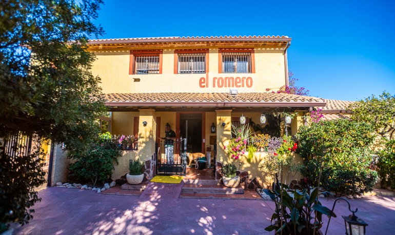 Herverkoop - Reclame -
Hondón de las Nieves