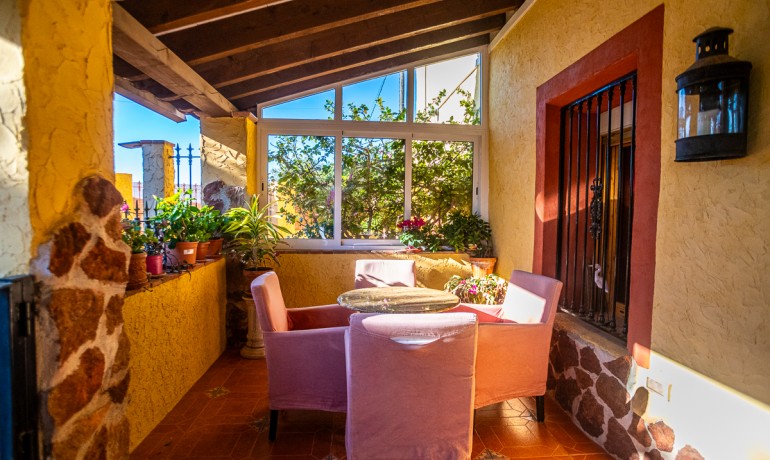 Herverkoop - Reclame -
Hondón de las Nieves