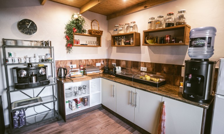 Herverkoop - Reclame -
Hondón de las Nieves