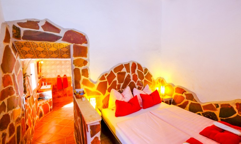 Herverkoop - Reclame -
Hondón de las Nieves