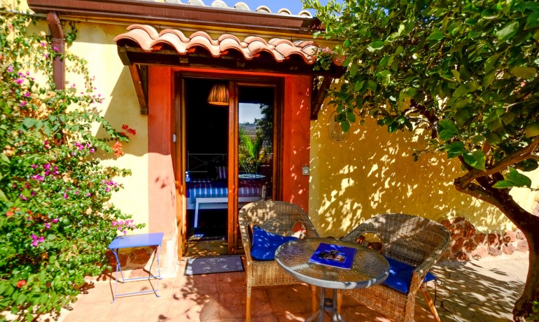 Herverkoop - Reclame -
Hondón de las Nieves