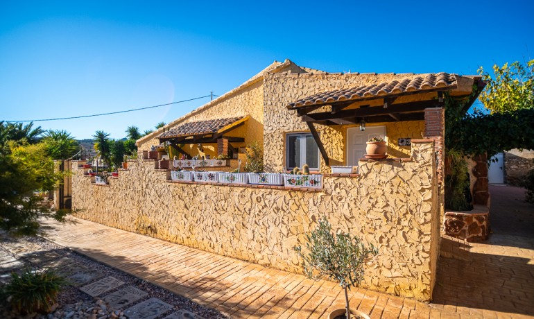 Herverkoop - Reclame -
Hondón de las Nieves