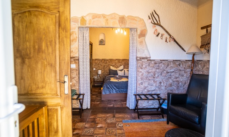 Herverkoop - Reclame -
Hondón de las Nieves