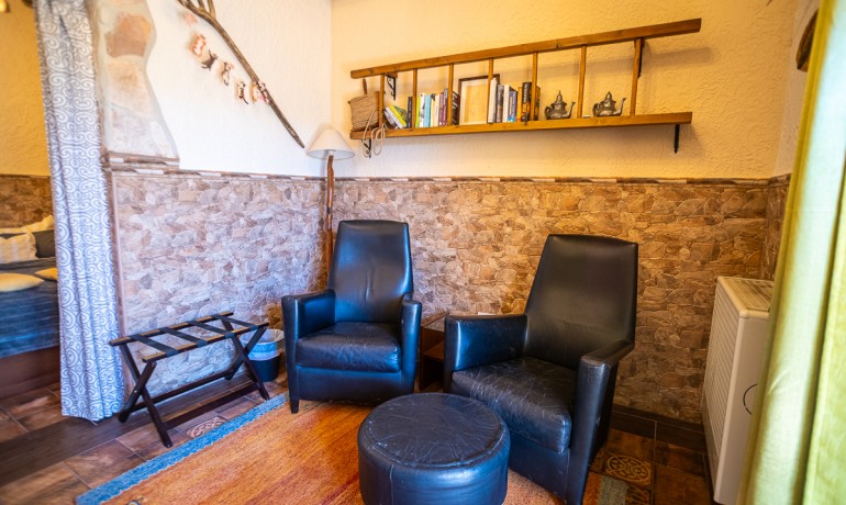 Herverkoop - Reclame -
Hondón de las Nieves