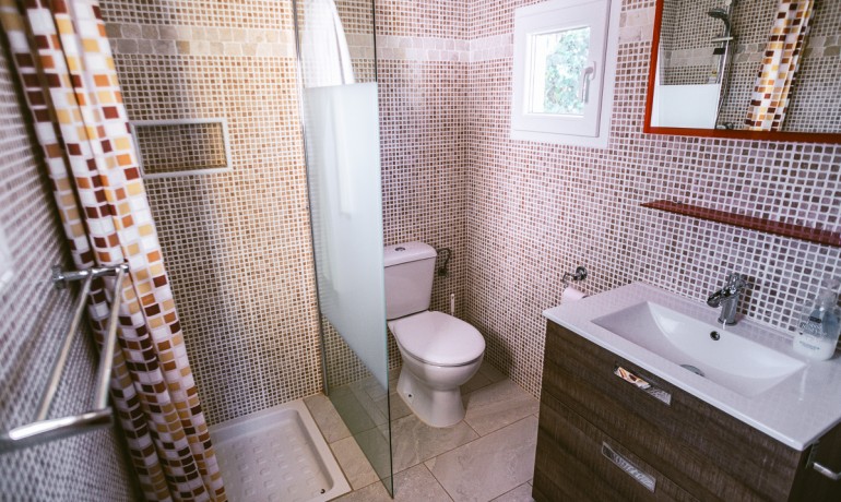 Herverkoop - Reclame -
Hondón de las Nieves