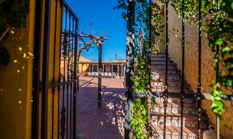 Herverkoop - Reclame -
Hondón de las Nieves