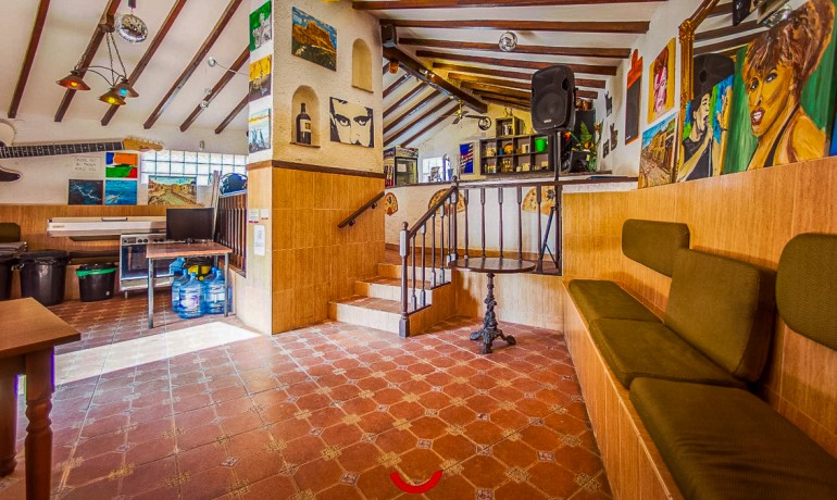 Herverkoop - Reclame -
Hondón de las Nieves