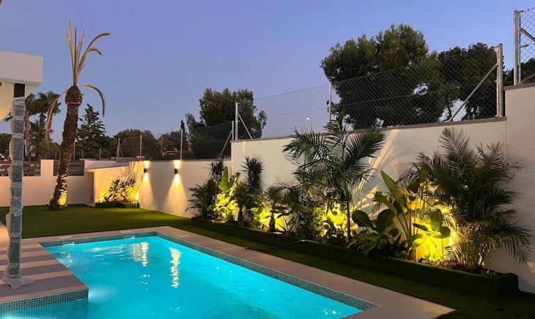 Venta - Casa -
Lomas de Cabo Roig