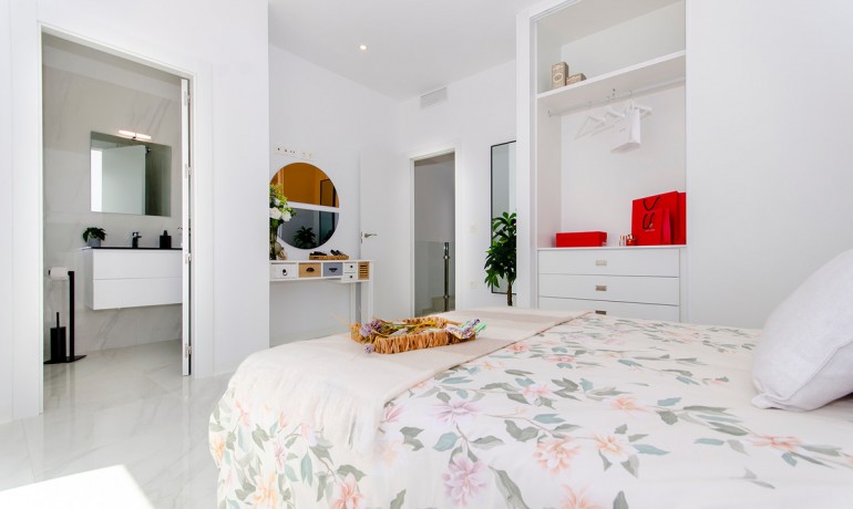 Herverkoop - Huis -
Vista Bella Golf