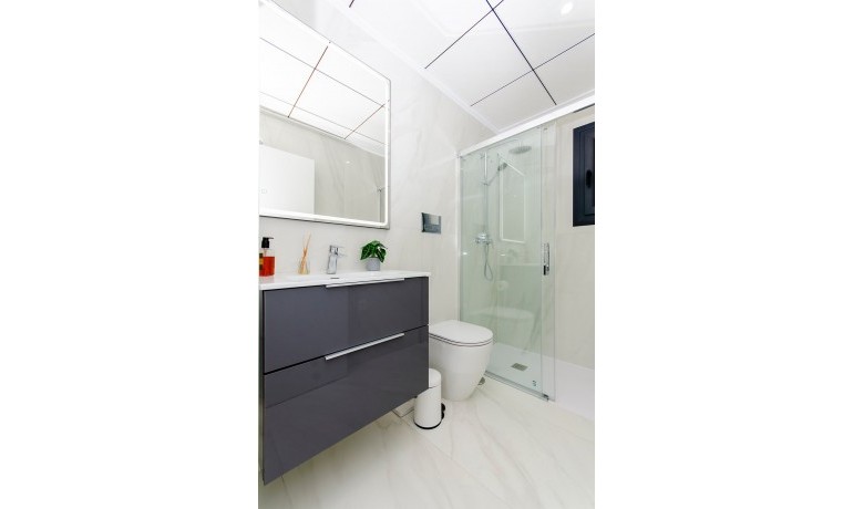 Herverkoop - Huis -
Vista Bella Golf