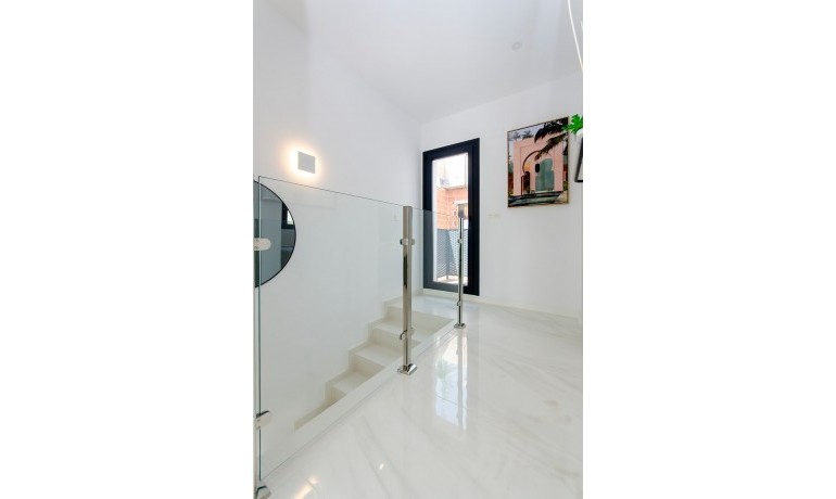 Herverkoop - Huis -
Vista Bella Golf