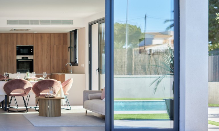 Venta - Casa -
San Juan de Alicante