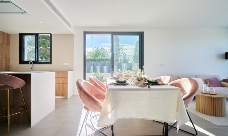 Venta - Casa -
San Juan de Alicante