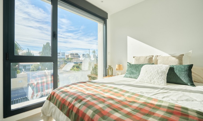 Venta - Casa -
San Juan de Alicante