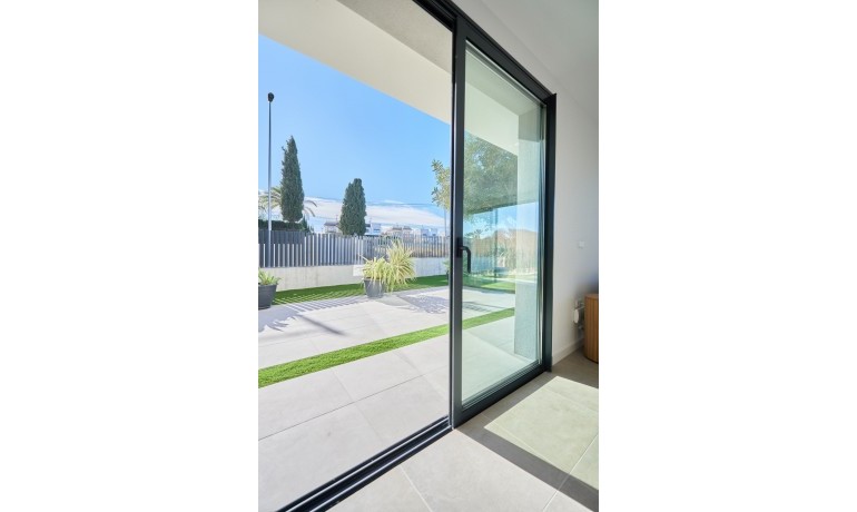 Venta - Casa -
San Juan de Alicante