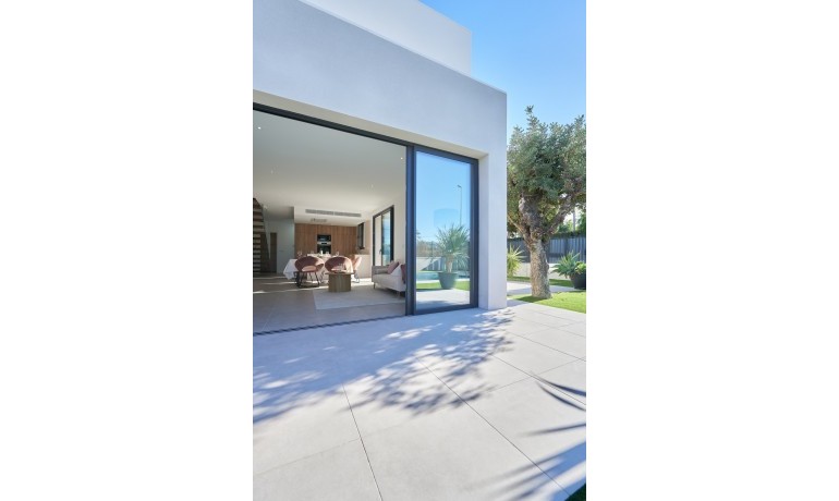 Venta - Casa -
San Juan de Alicante