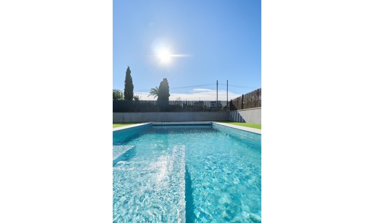 Venta - Casa -
San Juan de Alicante