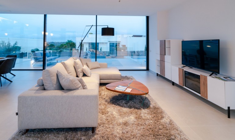 Sale - House -
Las Colinas Golf