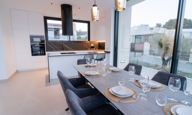 Sale - House -
Las Colinas Golf