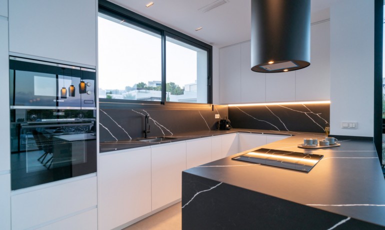 Sale - House -
Las Colinas Golf