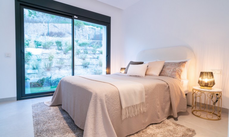 Sale - House -
Las Colinas Golf