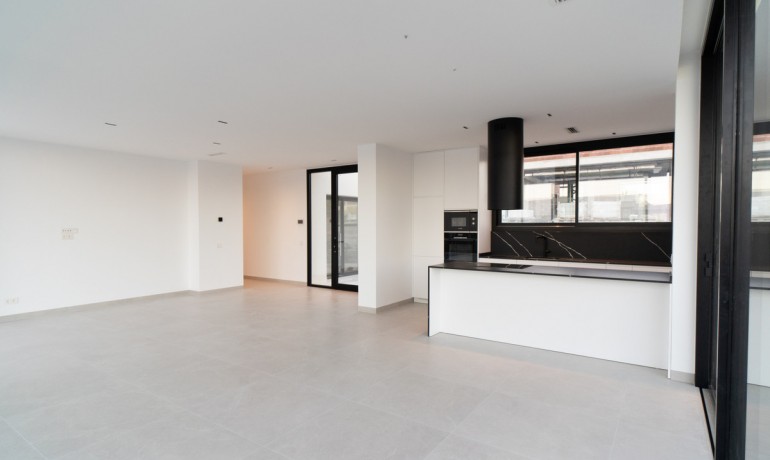 Sale - House -
Las Colinas Golf