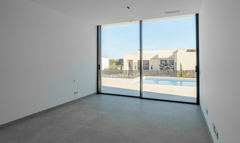 Sale - House -
Las Colinas Golf