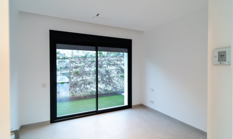 Sale - House -
Las Colinas Golf