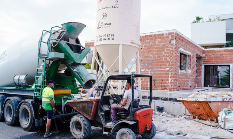 Sale - House -
Las Colinas Golf