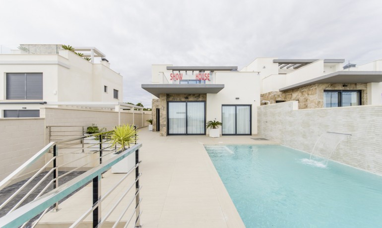 Venta - Casa -
Dehesa De Campoamor