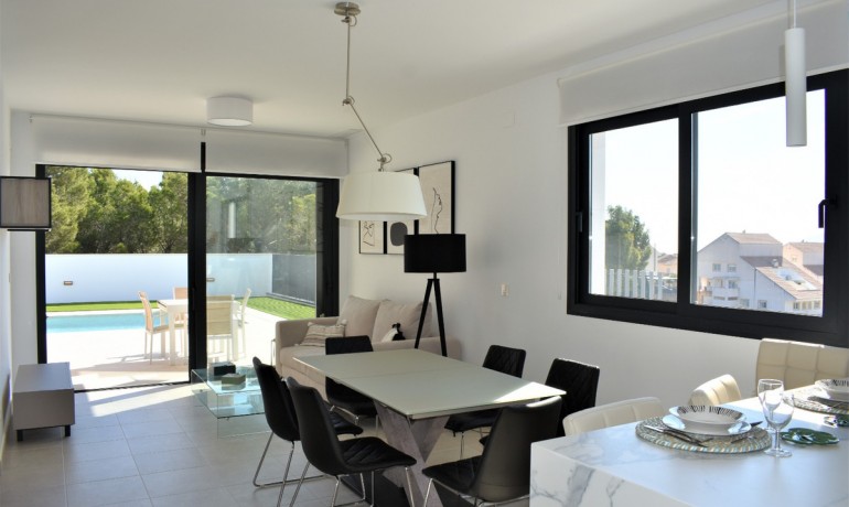 Herverkoop - Huis -
La Campaneta