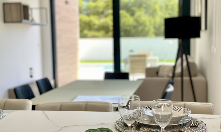 Herverkoop - Huis -
La Campaneta