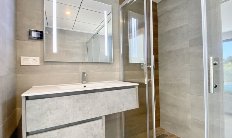 Herverkoop - Huis -
La Campaneta