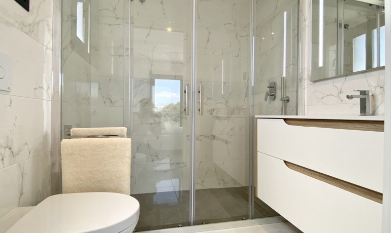 Herverkoop - Huis -
La Campaneta