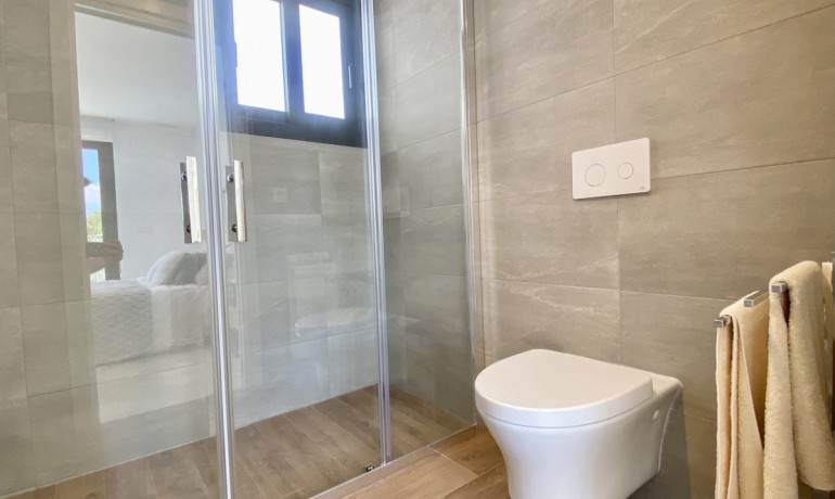 Herverkoop - Huis -
La Campaneta