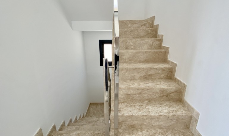 Herverkoop - Huis -
La Campaneta