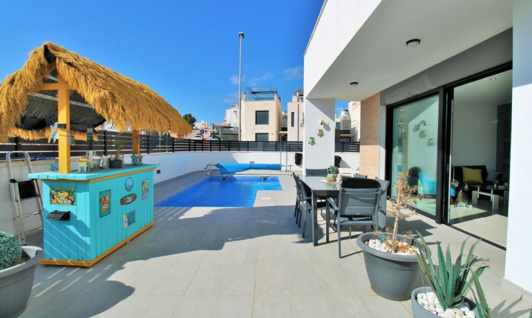 Herverkoop - Villa -
Villamartin