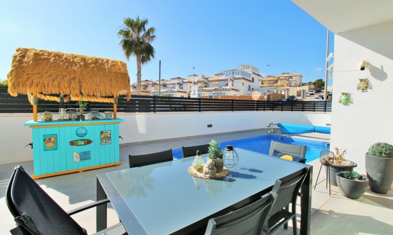 Herverkoop - Villa -
Villamartin