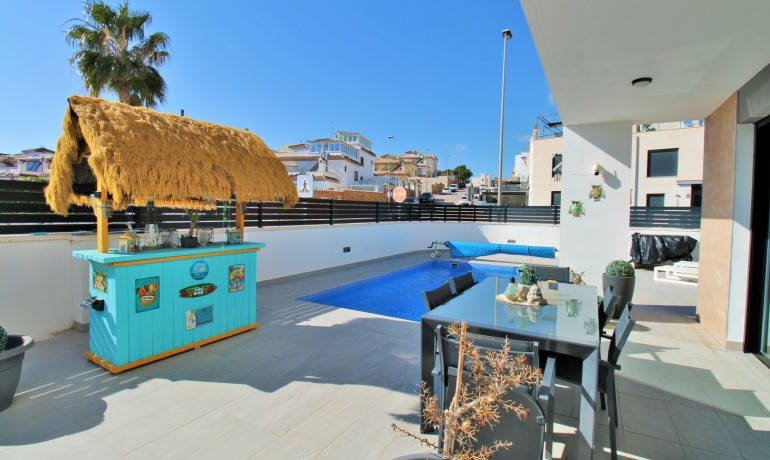 Herverkoop - Villa -
Villamartin