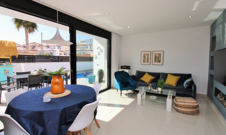 Herverkoop - Villa -
Villamartin